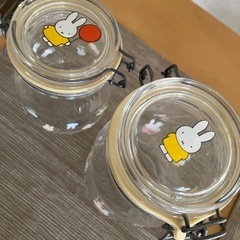 ガラス密閉容器2個の画像