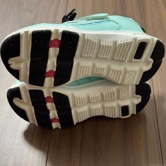 子供用スニーカー　ニューバランス17.0、ムーンスター16.5の画像