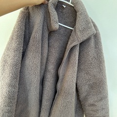 UNIQLOレディースLジャンパーの画像