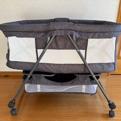折りたたみ式ベビーベットの画像