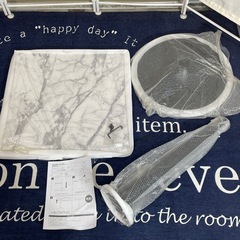 ◆ 大理石調カフェテーブル＆ダイニングチェア 2脚セット ◆ ニトリ 安吉 机 椅子 モダン 白 黒の画像