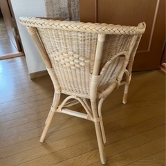 ラタンチェアの画像