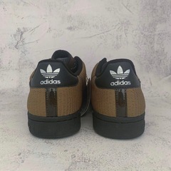 （数回のみ着用）adidasブロンディマッコイコンチネンタル　27.5cmの画像