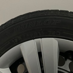 スタッドレスタイヤの画像