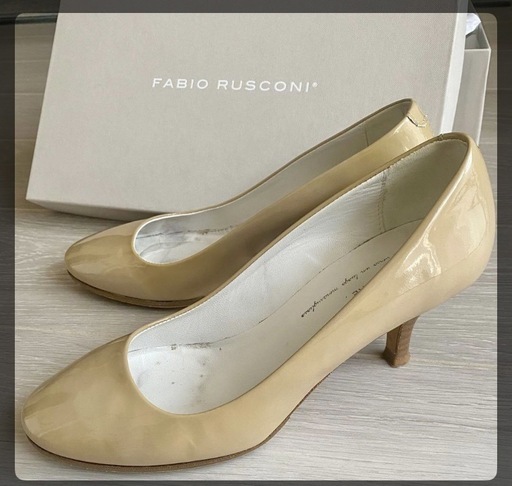 FABIO RUSCONIベージュエナメルパンプス36ファビオルスコーニ (nekko