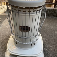 大型石油ストーブ　の画像