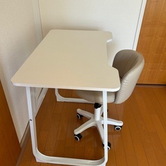 【早く引き取ってくれる方優先】【値段交渉可】テーブル椅子セットの画像