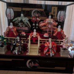 オルゴール付きガラスケース入り雛人形の画像