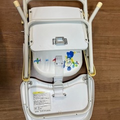 折りたたみベビーチェアの画像