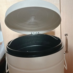 【あげます】ニトリ　ゴミ箱の画像