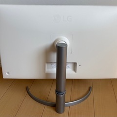 美品 LG 31.5インチ 4K モニターの画像