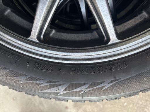 ブリヂストンブリザック VRX2バリ山 165．60．R15 ハスラー用