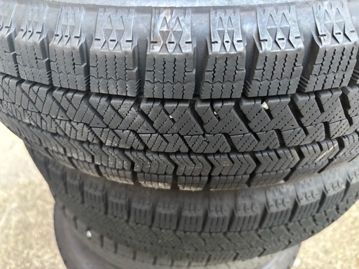 ブリヂストンブリザック VRX2バリ山 165．60．R15 ハスラー用