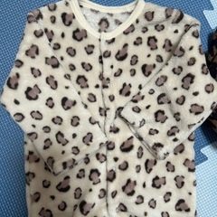 ヒョウ柄ロンパース　3点セットの画像
