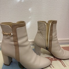 DIANA  ビット付きショートブーツの画像