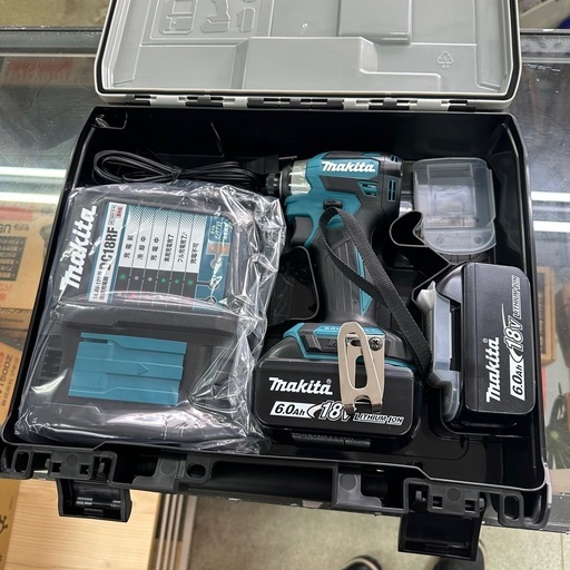 231 ＊月末SALE価格＊【未使用】makita 充電式インパクトドライバーセット 18V 6.0Ah TD173
