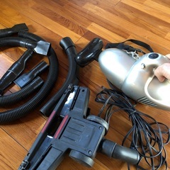 小型コード式掃除機の画像