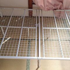 ダブルベッド（マットレス付き）の画像