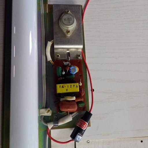 業務用 DC12V 蛍光灯ユニット 動作確認済（箱汚れあり） 

