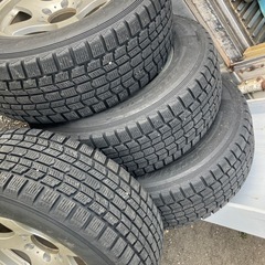 スタッドレス、ホイル付き、ランドクルーザーの画像