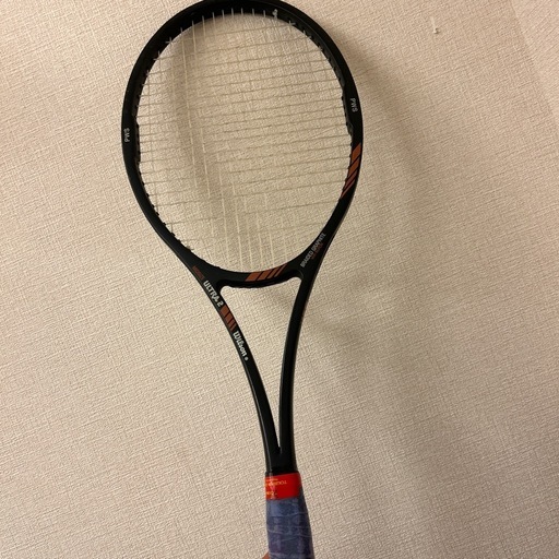 こちらは、プロ選手も愛用する「Wilson Ultra 2」テニスラケットの出品です。 こちらは、プロ選手も愛用する「Wilson Ultra 2」テニスラケットの出品