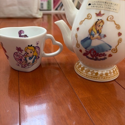 不思議の国のアリス陶器のティーセット (ぴよりん大好き) 浜松の食器