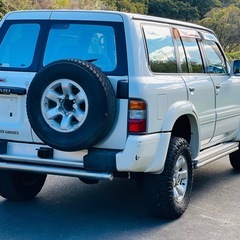 日産サファリグランロードリミテッドエディションの画像