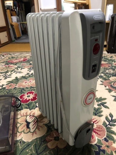 中古品 デロンギ オイルヒーター H770812EFS (売買屋.com) 白石の季節