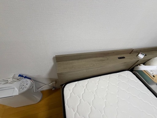 引き出し4杯大容量ベッド 宮
付きタイプ『スレクティア』 グレージュ