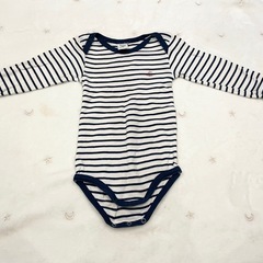 H&M プチバトー長袖ロンパース ベージュ系ホワイトシンプル5枚セットの画像