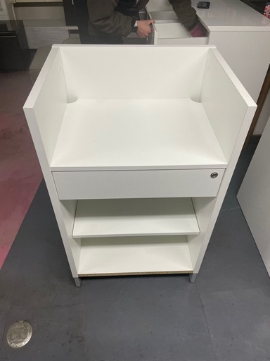 お店におすすめ‼️】アールエフヤマカワレジカウンターホワイト美品