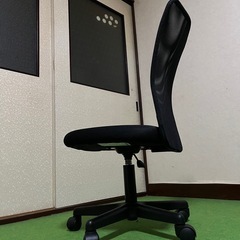 決まりました メッシュ オフィスチェア／デスクチェア ブラック キャスター付きの画像