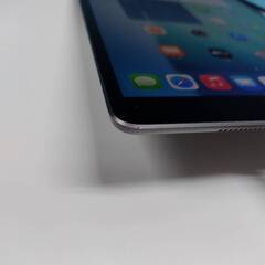 【良品】iPad Air 第3世代/Wi-Fi/64GB/A2152〈MUUJ2J/A〉の画像