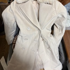 CECIL McBEE コートの画像