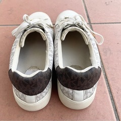 マイケルコース　スニーカー　レディースの画像