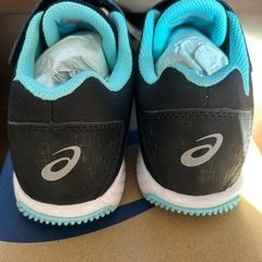 asics スニーカー　22cmの画像