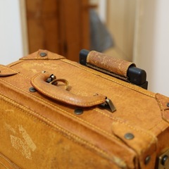 ヴィンテージ風 本革キャリートランク（キャスター付き）※外装かなりダメージあり／0円の画像