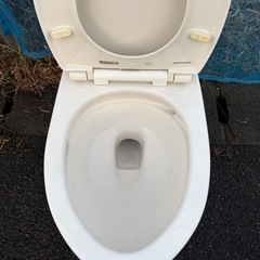 中古便器　一式TOTO ピュアレストQR　の画像
