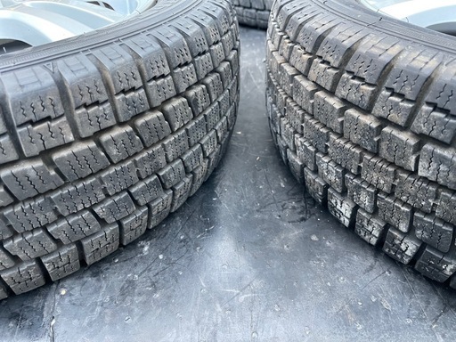★スタッドレスタイヤ　155/65R13