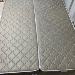 クイーンサイズ スプリングマットレス（80cm×2）引き取り限定／1階の画像