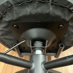 【引き取り限定】 昇降式カウンターチェアの画像