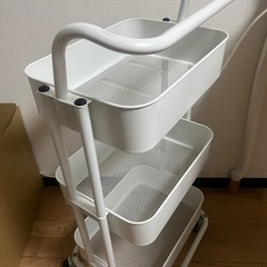 キャスター付きワゴンの画像