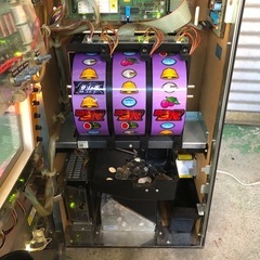 パチスロ　初代北斗の拳　4号機　メダル500枚以上　ドアキー　設定キー付の画像