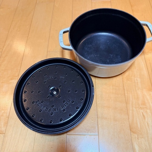 ストウブ　鍋　STAUB ココット 24cm　ホーロー鍋　無水料理