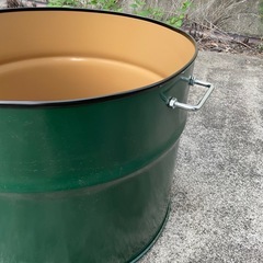 ドラム缶  プランター  半切り  持ち手付きの画像