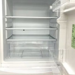 冷蔵庫【配達無料お届け設置出来ます💫都内近郊🚚】✨2020年新品購入品✨人気の冷凍室❄️引出し式✨除菌クリーニング済の極美品✨他にも冷蔵庫.洗濯機.電子レンジ.オーブン電子レンジ.炊飯器.テーブル&椅子.机&チェアー.ベット&マットレス.ドレッサーなど多種多様な美品が有ります✨お気軽にお問い合わせ下さい💫の画像