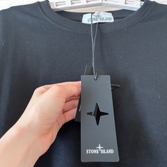 ストーンアイランドの画像