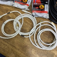 LANケーブル アンテナケーブル 分配器の画像