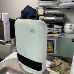 未使用近い 大風量セラミックファンヒーター　ホワイト JCH-12TD4-Wの画像