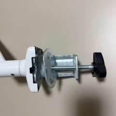 モニターアーム／ディスプレイアーム（クランプ式・ホワイト）の画像